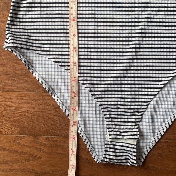 H&M | Black & White Striped Mock Neck Bodysuit M - Picture 6 of 10